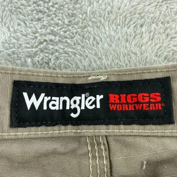 Wrangler Riggs Ripstop Cargo work Pants Mens 44X32 Tan 4201 - Picture 6 of 12